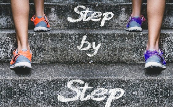 Schritt für Schritt die Treppe hoch