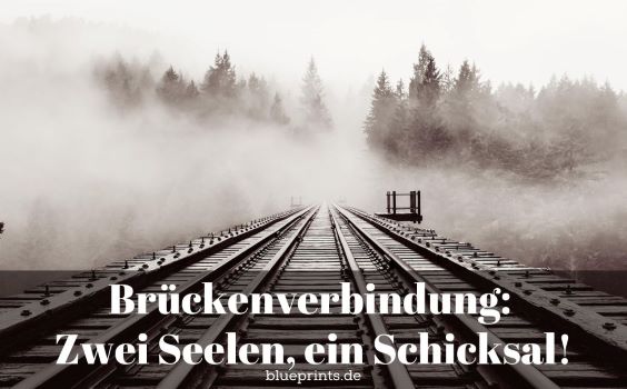 Brücke im Nebel