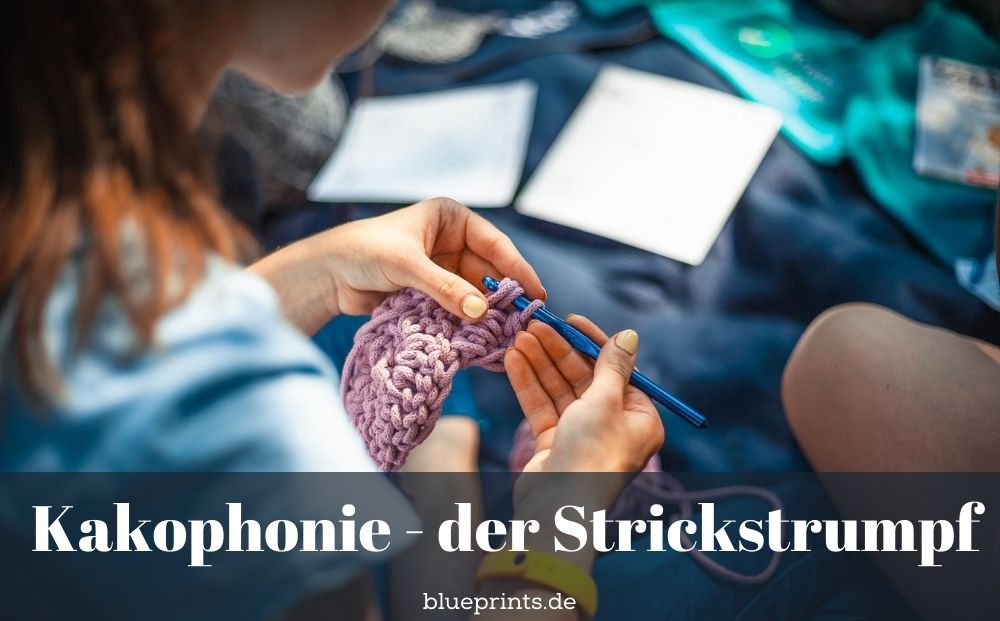 Frau strickt