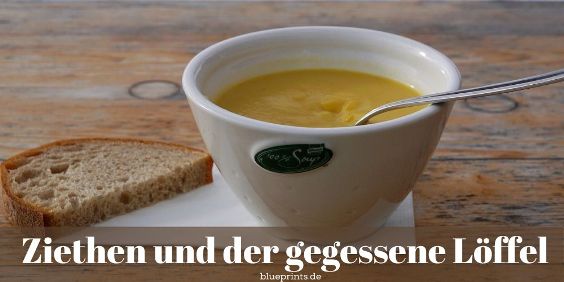 Eine Suppe mit Brot