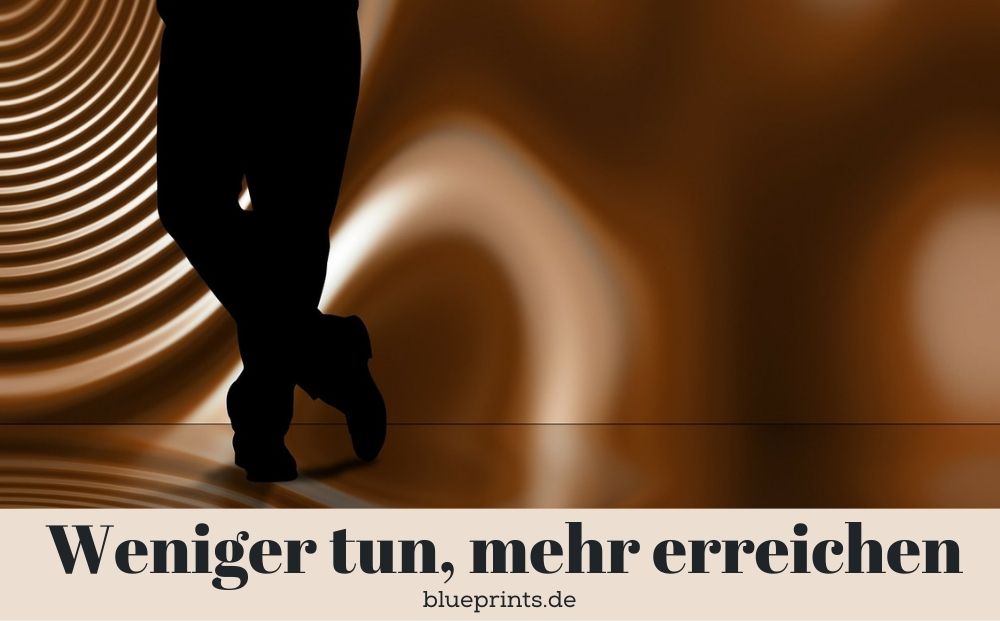 Jemand steht lässig
