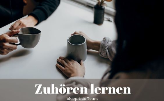 Zwei Frauen im Gespräch